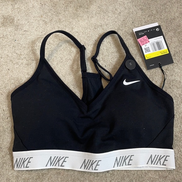 women’s nike bra